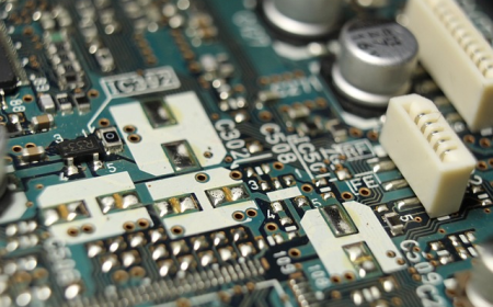 The Advantages and Challenges of Miniaturization in Robotics